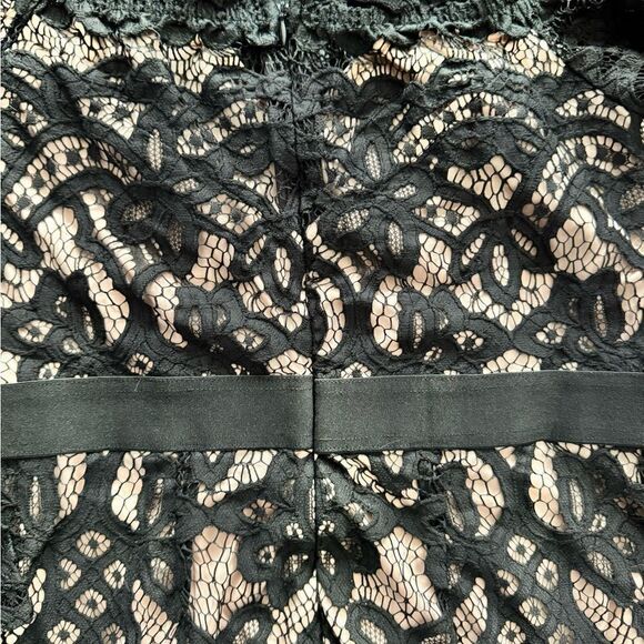 OFF-SHOULDER LONG SLEEVE LACE DRESS - Size Large - Picture 7 of 7